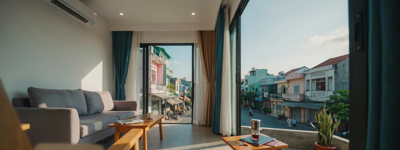 A morning in Da Nang — the ordinary version of the life this book describes